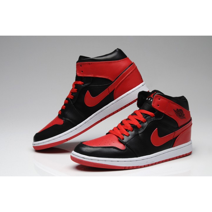 Air Jordan 1 retro black/red в наличии 41-46